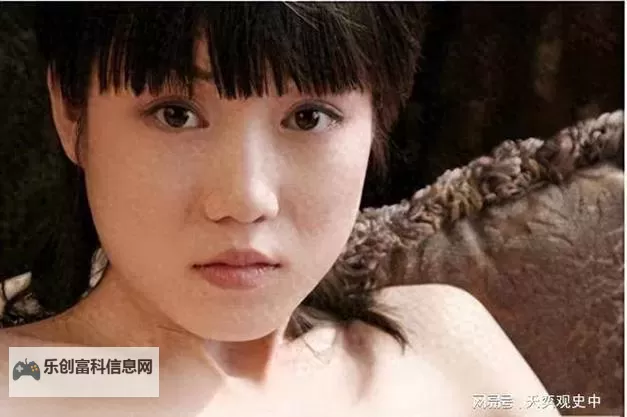 最新高清张悠雨图片欣赏，展现甜美与酷帅兼备的风采图1