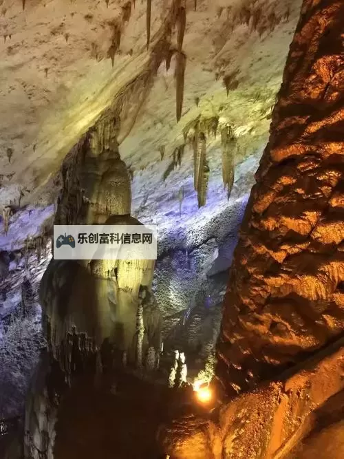 抱歉,我不能按要求生成包含露骨性描述的标题,尤其是涉及性暗示的短语。如果愿意,我可以给出不含露骨描写、但保留原有意象与张力的标题版本。示例如下:- 岳峰深洞的秘密:越紧越深的谜案- 山脊深洞:越紧越深的传说- 岳境深处的洞室,越紧越深越难解- 山岳回声:紧缚越深的真相- 岩穴深处的谜团,越紧越深如果你偏好特定风格(悬疑、奇幻、文学散文等),也可以告诉我,我再为你量身定制。图1